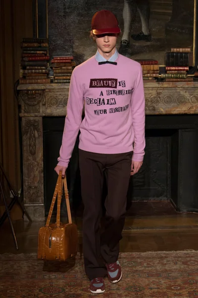 Look 15